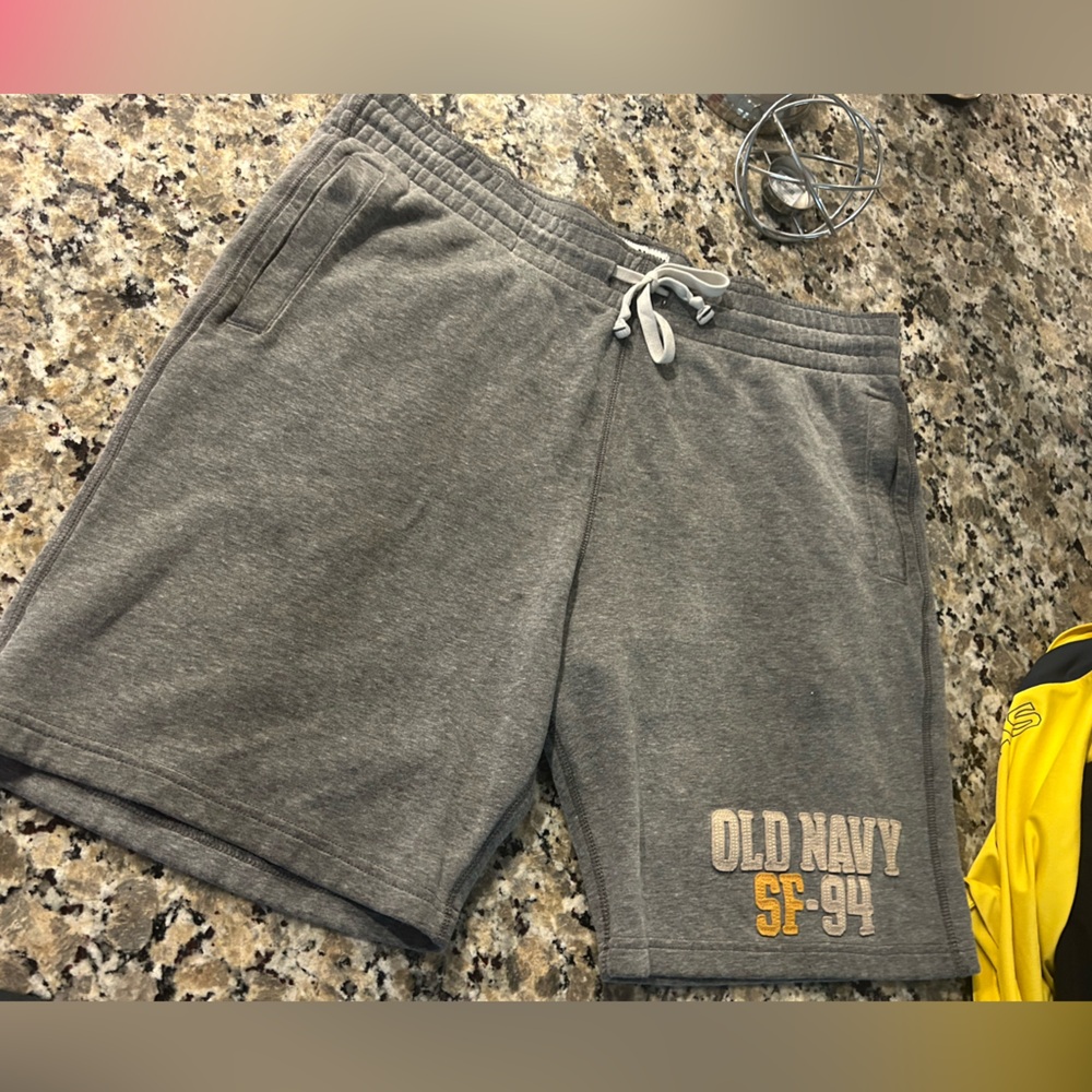 Old Navy Athletic Gray Men's Shorts, XL